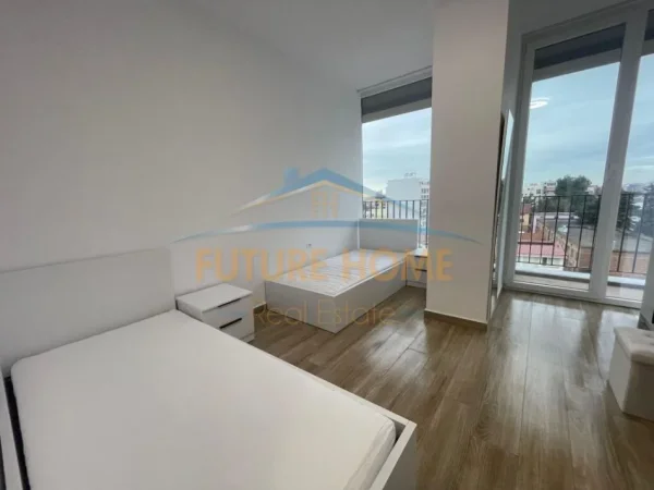 Tirane, jepet me qera apartament 2+1+Ballkon Kati 5, 130 m² 1.000 € (Rruga Riza Cerova, Tiranë)