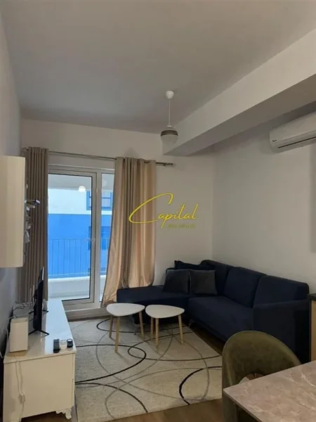 Tirane, jepet me qera apartament 1+1 Kati 3, 65 m² 400 € (ALI DEMI)