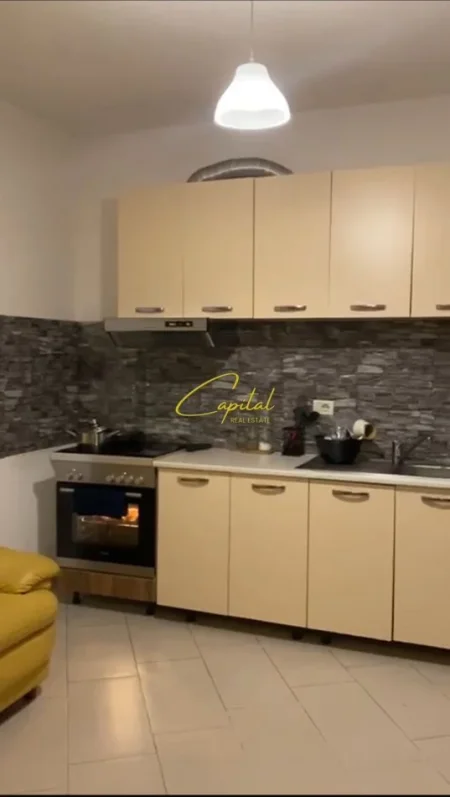 Tirane, jepet me qera apartament 1+1 Kati 3, 77 m² 400 € (ASTIR)