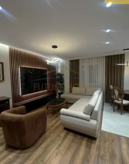 Tirane, jepet me qera apartament 2+1+Ballkon Kati 4, 102 m² 1.000 € (Rruga Mine Peza , Tirane)