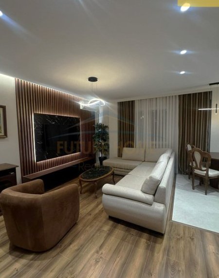 Tirane, jepet me qera apartament 2+1+Ballkon Kati 4, 102 m² 1.000 € (Rruga Mine Peza , Tirane)