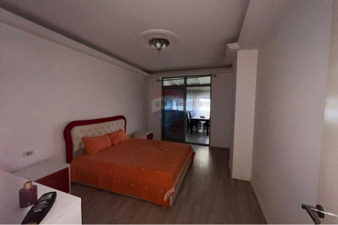 Tirane, shitet apartament 2+1 Kati 1, 105 m² 247.000 € (Rruga e Kavajes)