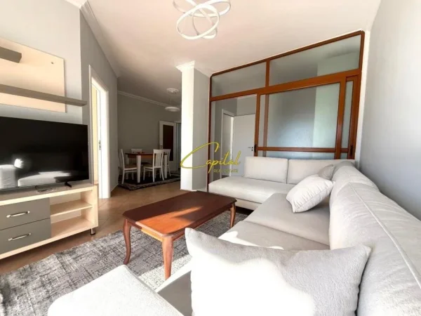 Tirane, jepet me qera apartament 2+1 Kati 7, 90 m² 800 € (RRUGA E KAVAJES)