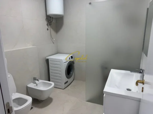 Tirane, jepet me qera apartament 2+1 Kati 7, 90 m² 800 € (RRUGA E KAVAJES)