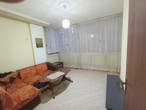 Durres, jepet me qera apartament 1+1 Kati 4, 60 m² 300 € (Rrota e Kuqe, Mbrapa Extra Market)