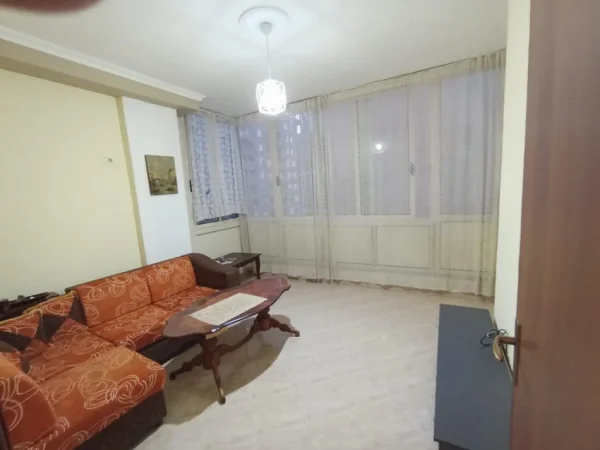 Durres, jepet me qera apartament 1+1 Kati 4, 60 m² 300 € (Rrota e Kuqe, Mbrapa Extra Market)