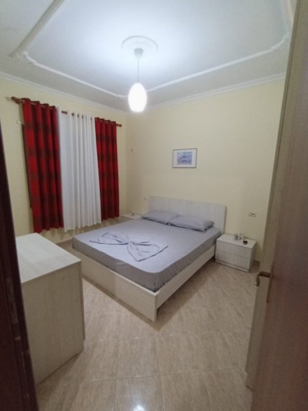 Durres, jepet me qera apartament 1+1 Kati 4, 60 m² 300 € (Rrota e Kuqe, Mbrapa Extra Market)