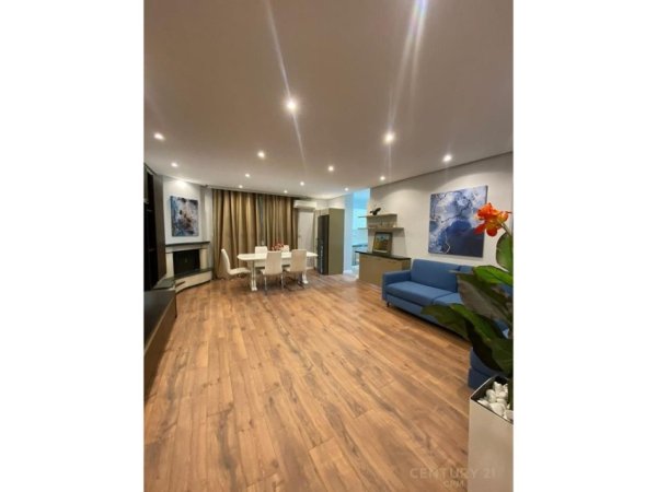 Tirane, jepet me qera apartament 2+1+Aneks+Ballkon Kati 13, 122 m² 1.150 € 