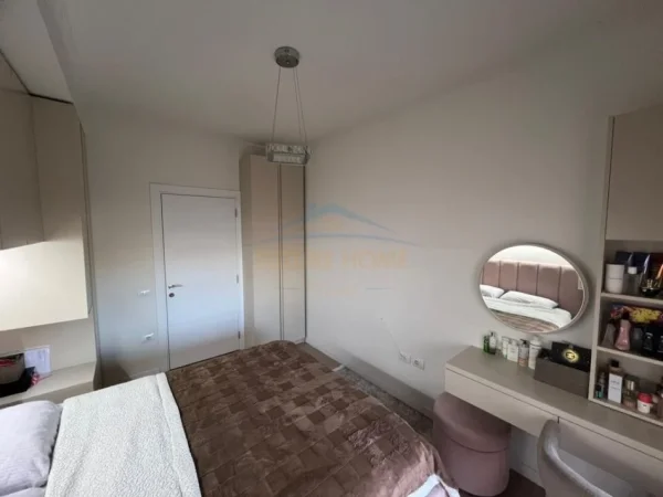 Tirane, shitet apartament 2+1+Ballkon Kati 1, 91 m² 