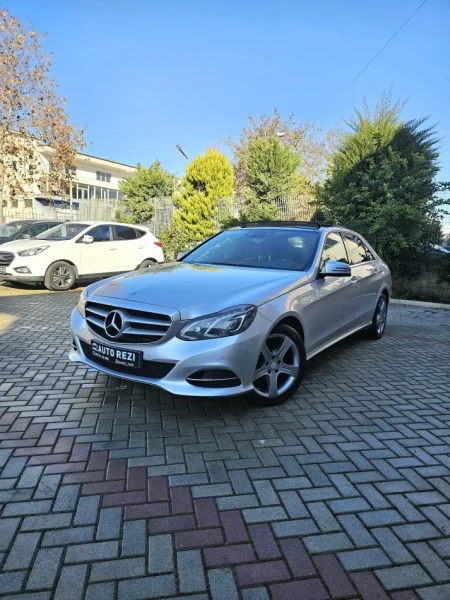 Fier, shes makine Mercedes benz Nafte, gri metalizato automatik 193 km 12.500 €