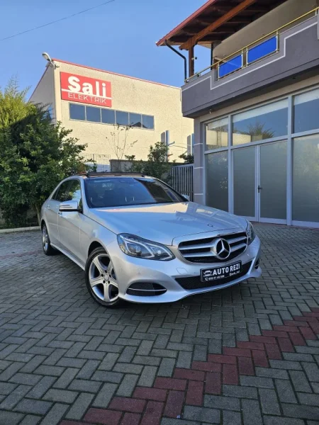 Fier, shes makine Mercedes benz Nafte, gri metalizato automatik 193 km 12.500 €