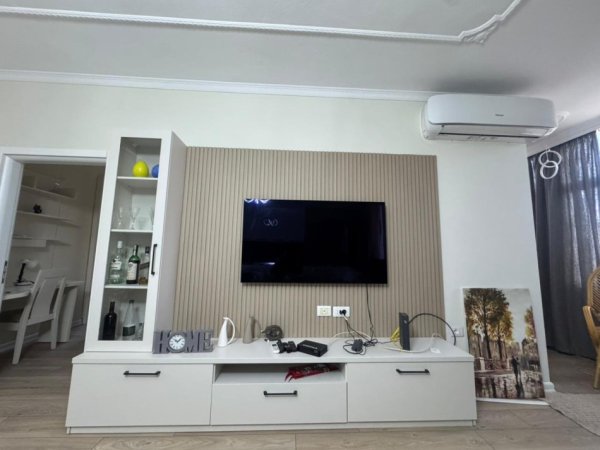 Tirane, jepet me qera apartament 3+1 Kati 4, 129 m² 1.500 € (STADIUMI DINAMO)