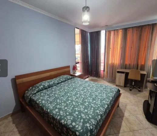 Tirane, jepet me qera apartament 2+1 Kati 5, 125 m² 650 € (21 dhjetori)
