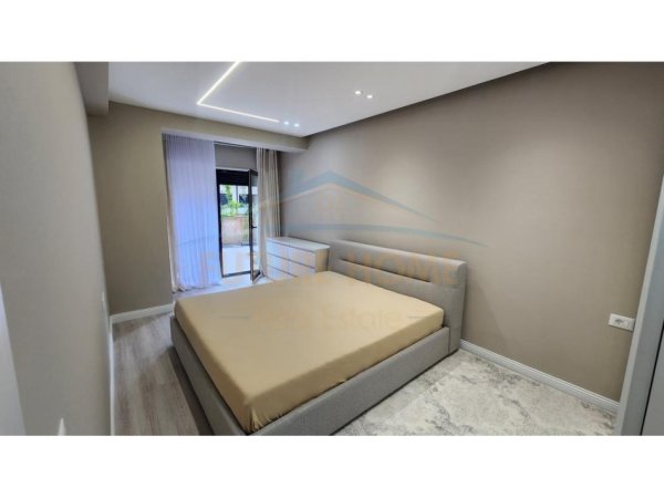 Tirane, jepet me qera apartament 1+1+Ballkon Kati 1, 76 m² 600 € (KODRA E DIELLIT 2)