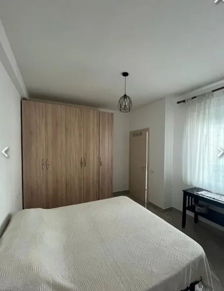 Tirane, jepet me qera apartament 1+1 Kati 2, 70 m² 420 € (liqeni thate)