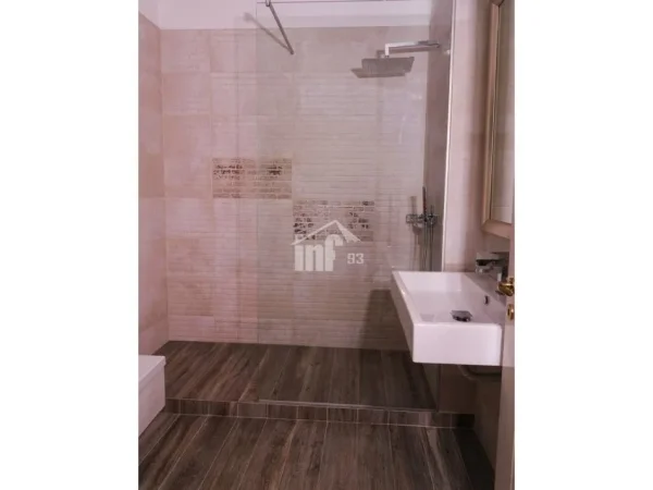 Tirane, jepet me qera apartament 3+1+Ballkon Kati 2, 154 m² 1.400 € ("LONG HILLS" RESIDENCE, 500 M NGA TEG)