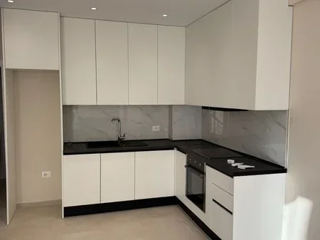 Tirane, jepet me qera apartament 1+1+Post Parkimi+Ballkon Kati 3, 68 m² 500 € (Rruga 5 Maji)