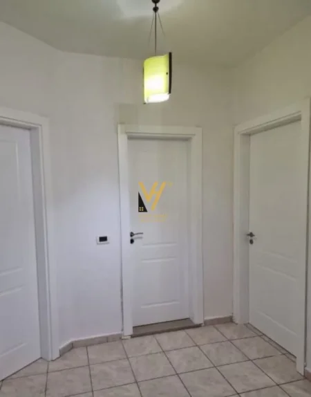 Tirane, jepet me qera zyre Kati 2, 127 m² 1.100 € (RRUGA VASO PASHA)