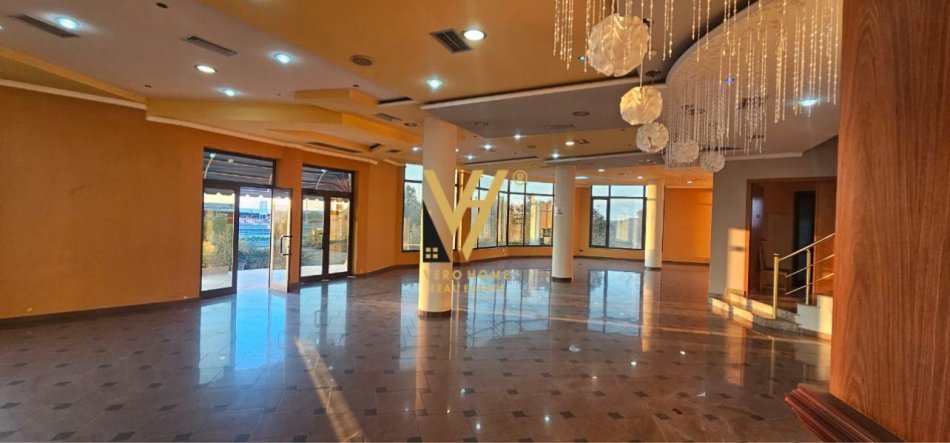 Kavaje, shitet ambjent biznesi Kati 0, 2.400 m² 1.000.000 € (KAVAJE)