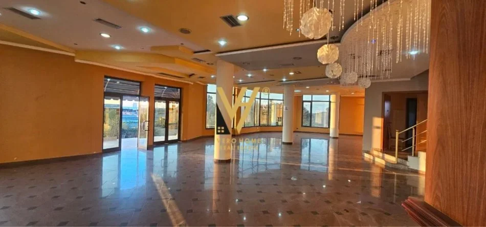 Kavaje, shitet ambjent biznesi Kati 0, 2.400 m² 1.000.000 € (KAVAJE)