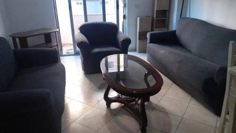 Tirane, jepet me qera apartament 1+1+Ballkon Kati 2, 56 m² 