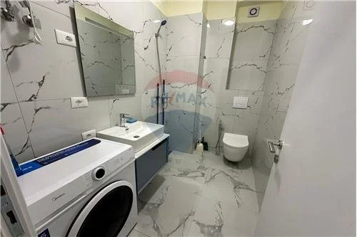 Tirane, shitet apartament 1+1+Ballkon Kati 1, 69 m² 185.000 € (Pazari i Ri)