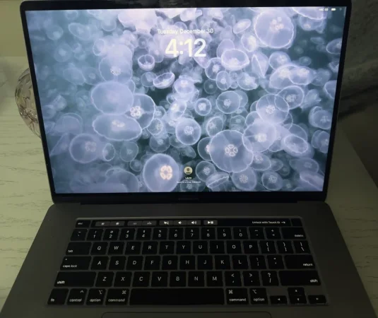 Tirane, shes Laptop Macbook Pro 2019 15-inch 516GB