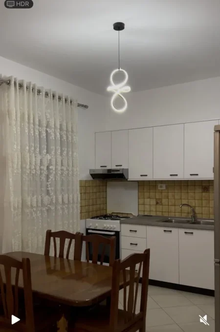 Tirane, jepet me qera nga Pronari, pa-komision shtepi 2+1+Ballkon Kati 2, 100 m² 600 € (Rruga Skrapari)