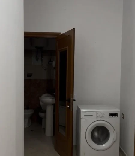 Tirane, jepet me qera nga Pronari, pa-komision shtepi 2+1+Ballkon Kati 2, 100 m² 600 € (Rruga Skrapari)