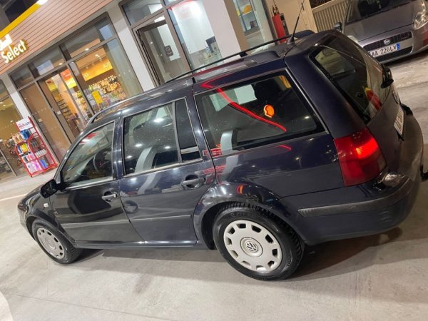 Tirane, shitet makine Volkswagen Golf 4 me portobagazh, Nafte,manuale, 2.300 €