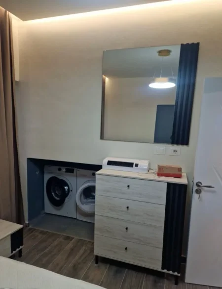 Tirane, jepet me qera apartament 2+1+Aneks+Ballkon Kati 0, 85 m² 700 € 