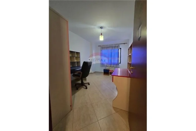 jepet me qera apartament 3+1 , 1.000 €