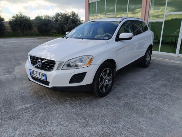 Volvo XC60 T6 AWD 3.0, 8.500 €