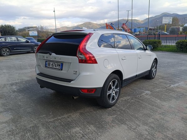 Volvo XC60 T6 AWD 3.0, 8.500 €