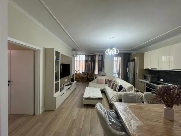 Tirane, jepet me qera apartament 3+1 Kati 3, 120 m² 1.500 € (Stadiumi Dinamo)