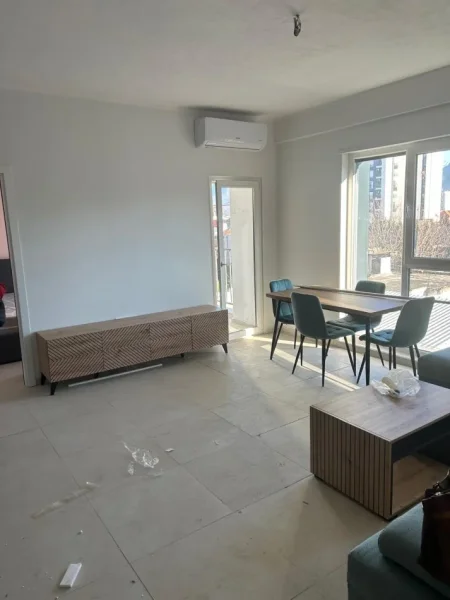 Jepet me Qera Apartament 1+1 ne 5 Maji ,pas Concordit,   500 €URO