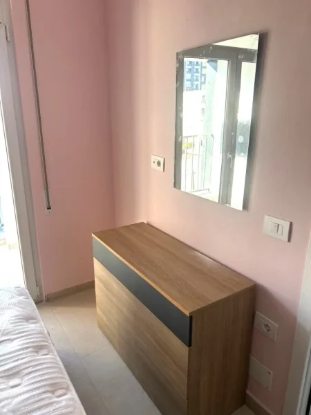Jepet me Qera Apartament 1+1 ne 5 Maji ,pas Concordit,   500 €URO