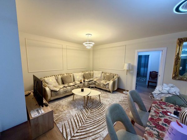 Tirane, jepet me qera apartament 2+1+Aneks+Ballkon Kati 2, 114 m² 650 € (29 Nentori)