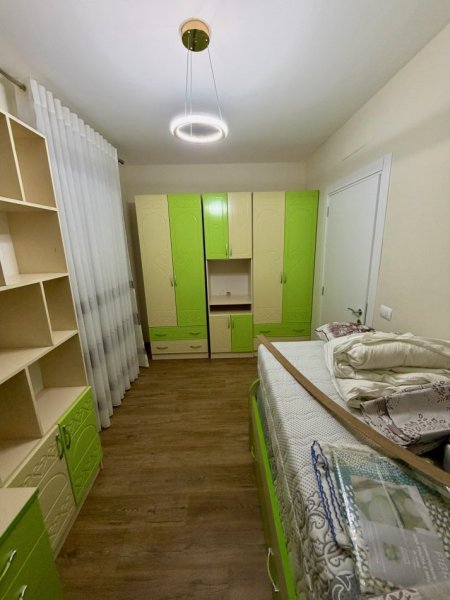 Tirane, jepet me qera apartament 2+1+Aneks+Ballkon Kati 2, 114 m² 650 € (29 Nentori)