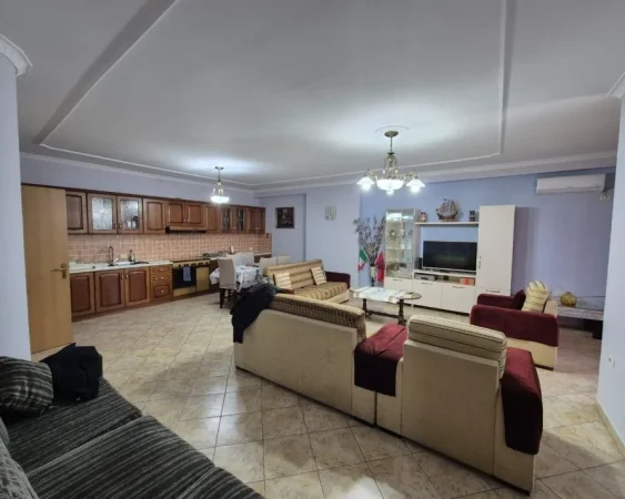 Tirane, jepet me qera apartament 2+1+Aneks+Ballkon Kati 5, 125 m² 650 € (rruga e kavajes , 21 dhjetori)