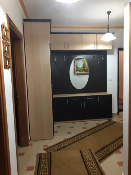 Tirane, jepet me qera apartament 2+1+Ballkon Kati 3, 115 m² 600 € DON BOSKO