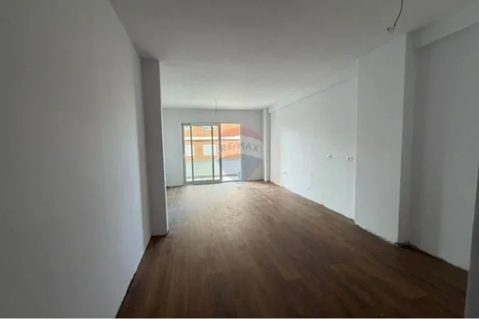 Tirane, shitet apartament 2+1+Ballkon Kati 1, 92 m² 130.000 € (Fresk)