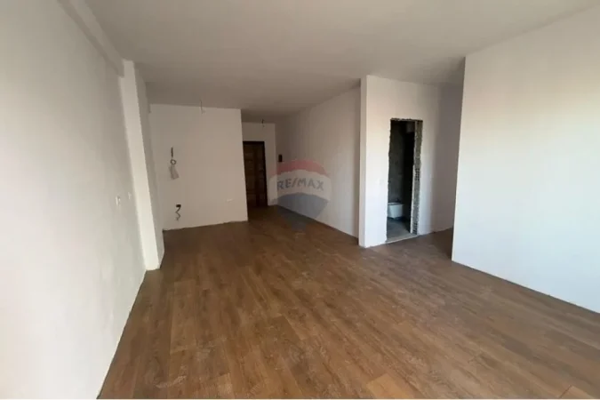 Tirane, shitet apartament 2+1+Ballkon Kati 1, 92 m² 130.000 € (Fresk)