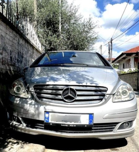 Tirane, shes makine B Class Nafte, gri metalizato automatik Kondicioner 300.000 km 2.000 €