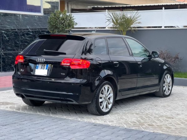 Fier, shes makine AUDI A3-2.0 DIESEL TDI-AUTOMATIK-XHAMA TE ZINJ ME CERTIFKAT 5900 EURO-LETRAT 06-2026-069 44 00 305 Nafte, e zeze automatik Klima 230.000 km 5.900 €