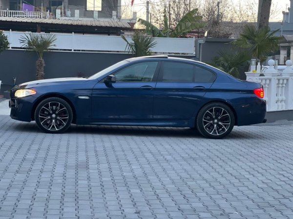 Fier, shes makine BMW 530d-3.0 DIESEL (pa taks lluksi)LOOK M///-AUTOMATIK FULL OPTIONS-8500 EURO-OSE NDERROHET-069 44 00 305 Nafte, blu e errët automatik Klima 302.000 km 8.500 €