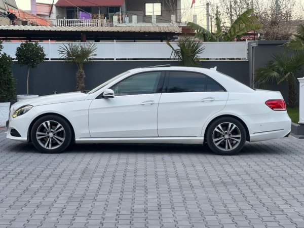 Fier, shes makine MERCEDES BENZ E220 DIESEL-AUTOMATIK-FULL OPTIONS XHAMA TE ZINJ-2 CELSA-11 EURO OSE NDERROHET-069 44 00 305 Nafte, e bardhë automatik Kondicioner 209.000 km 11.000 €