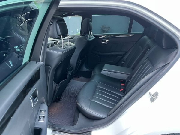 Fier, shes makine MERCEDES BENZ E220 DIESEL-AUTOMATIK-FULL OPTIONS XHAMA TE ZINJ-2 CELSA-11 EURO OSE NDERROHET-069 44 00 305 Nafte, e bardhë automatik Kondicioner 209.000 km 11.000 €