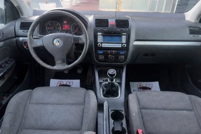 Fier, shes makine VW GOLF 5-2.0 DIESEL TDI-MANUAL-LETRAT 12-2026 3200 EURO-NUK NDERROHET-069 44 00 305 Nafte, gri e erret manuale Kondicioner 302.000 km 3.200 €