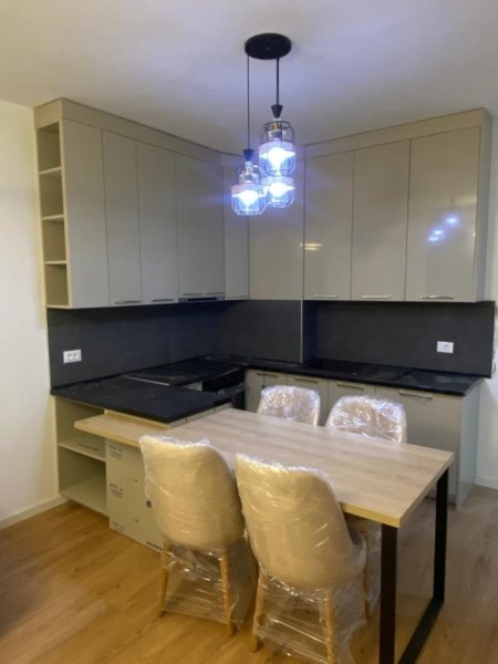 Tirane, jap me qera apartament 1+1 Kati 3, 60 m² 550 € (Bulevardi i Ri Jordan Misja)